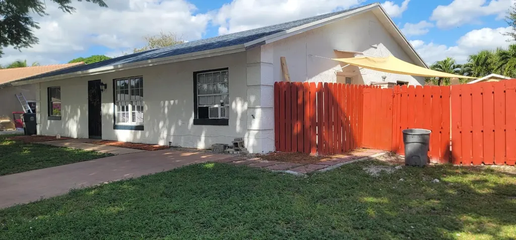 4839 Poseidon Place Lake Worth FL 33463