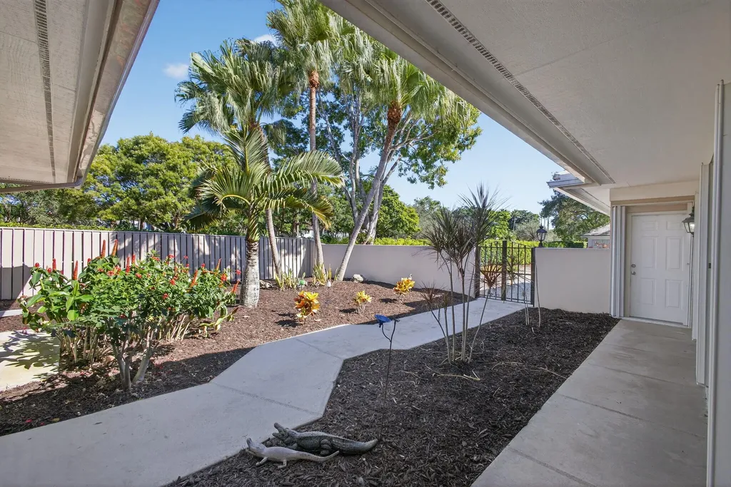 158 Coventry Place Palm Beach Gardens FL 33418