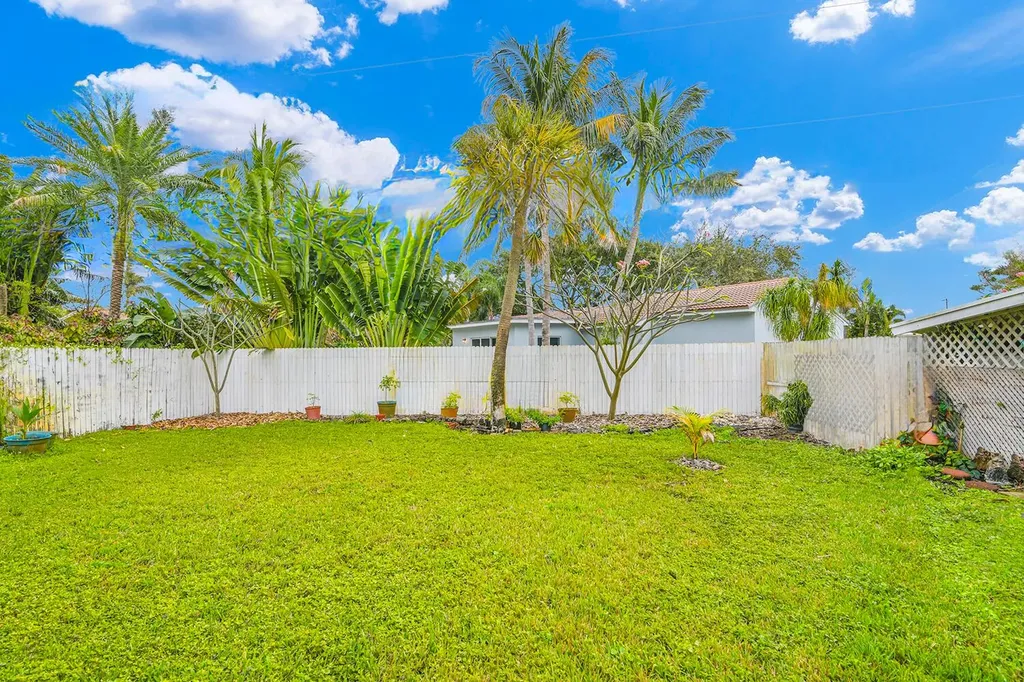 3203 Palm Drive Delray Beach FL 33483
