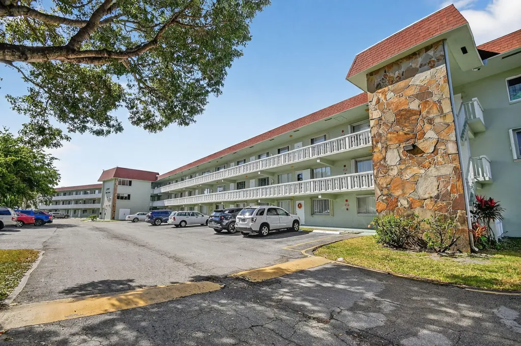 3200 Springdale Boulevard Palm Springs FL 33461