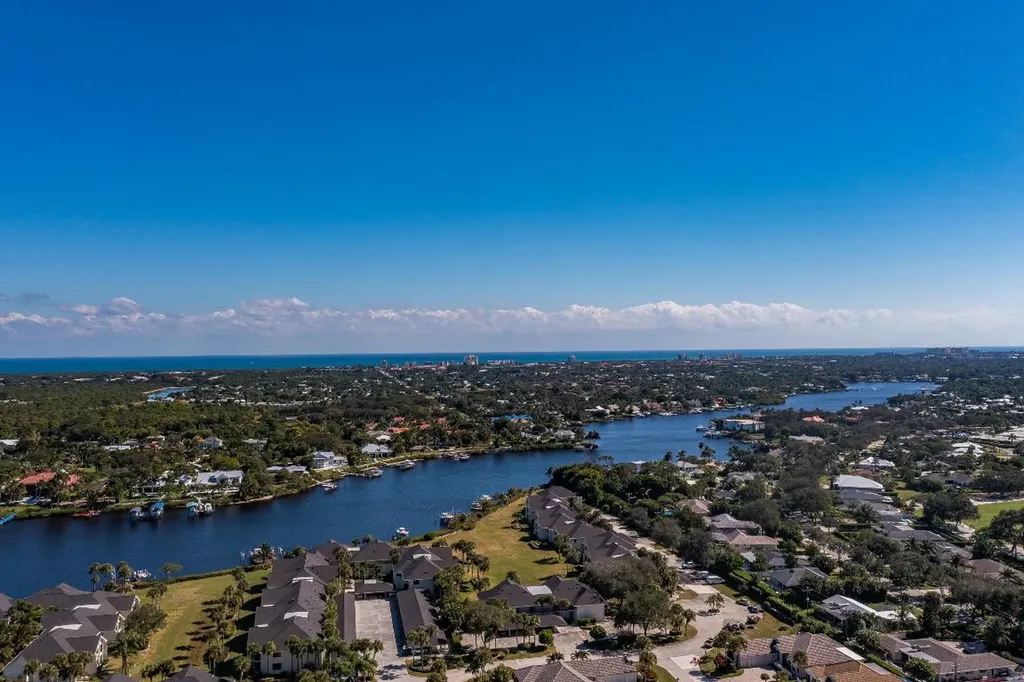 6 Concourse Drive Jupiter FL 33469