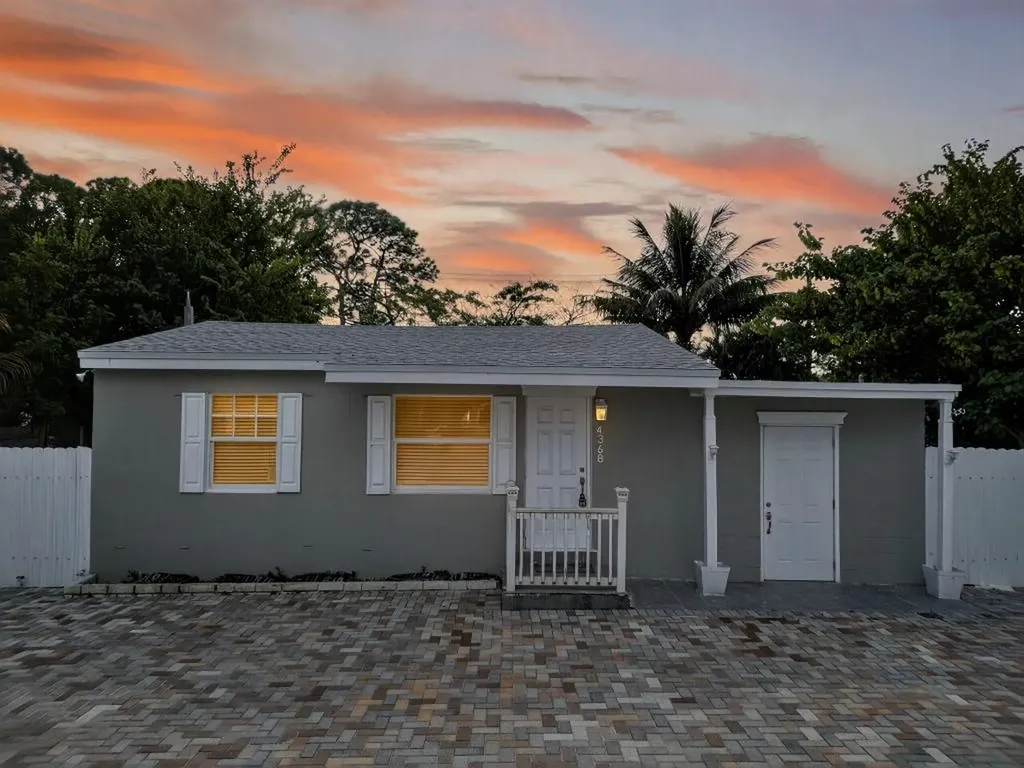 4368 Sussex Avenue Lake Worth FL 33461