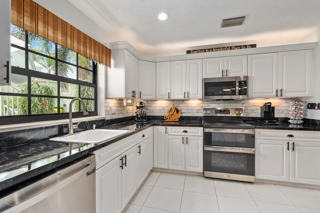 2186 SE Wild Meadow Circle Port St Lucie FL 34952
