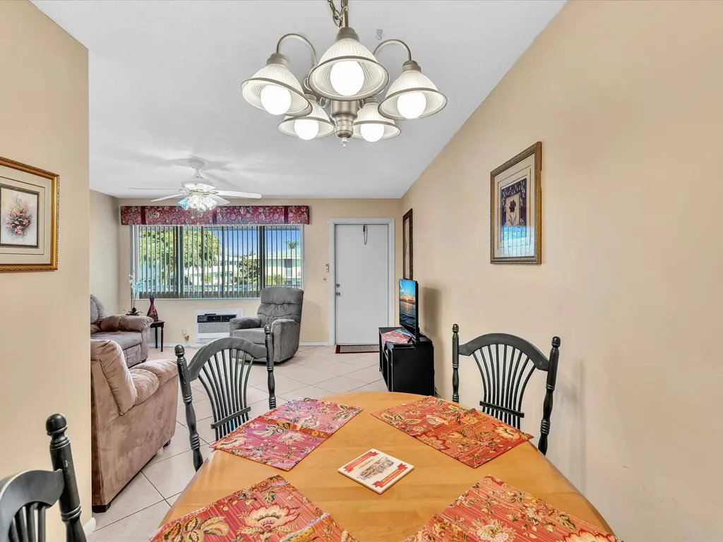 2542 S Federal Highway Boynton Beach FL 33435
