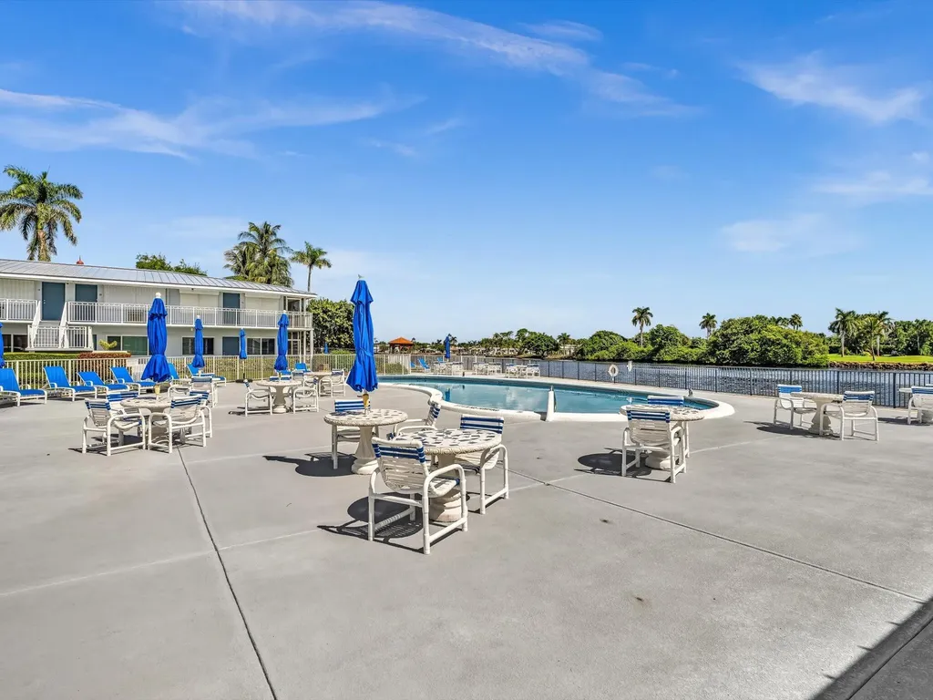 2542 S Federal Highway Boynton Beach FL 33435