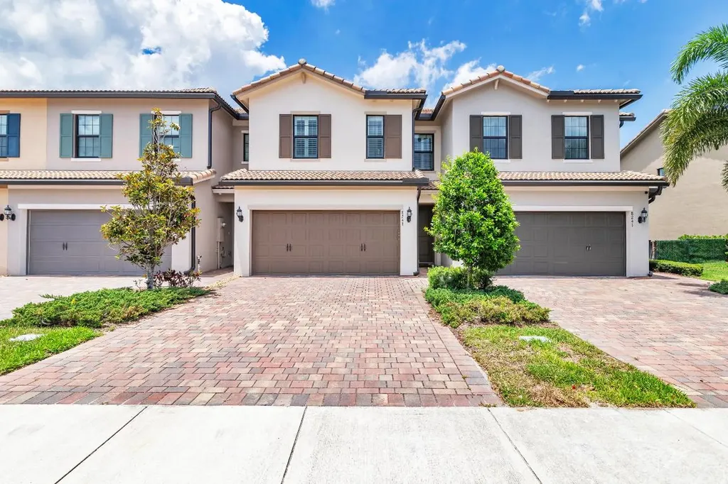 8243 Cinch Way Lake Worth FL 33467