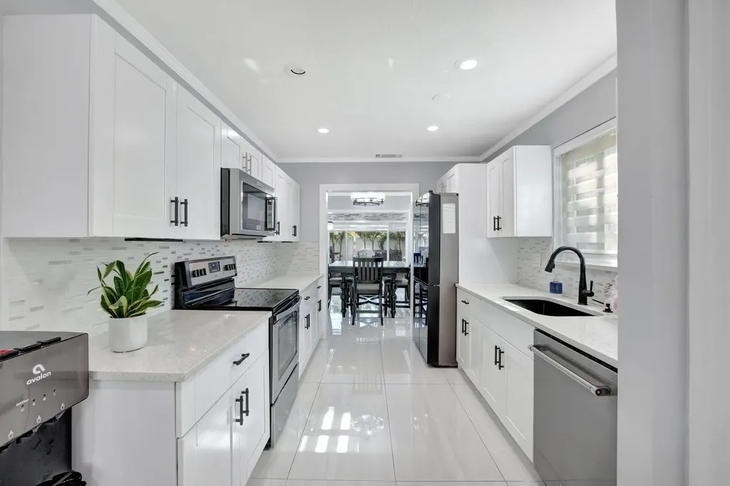 2260 NE 62nd Street Fort Lauderdale FL 33308
