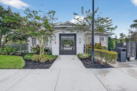 4645 Meyerson Place Lake Worth FL 33463