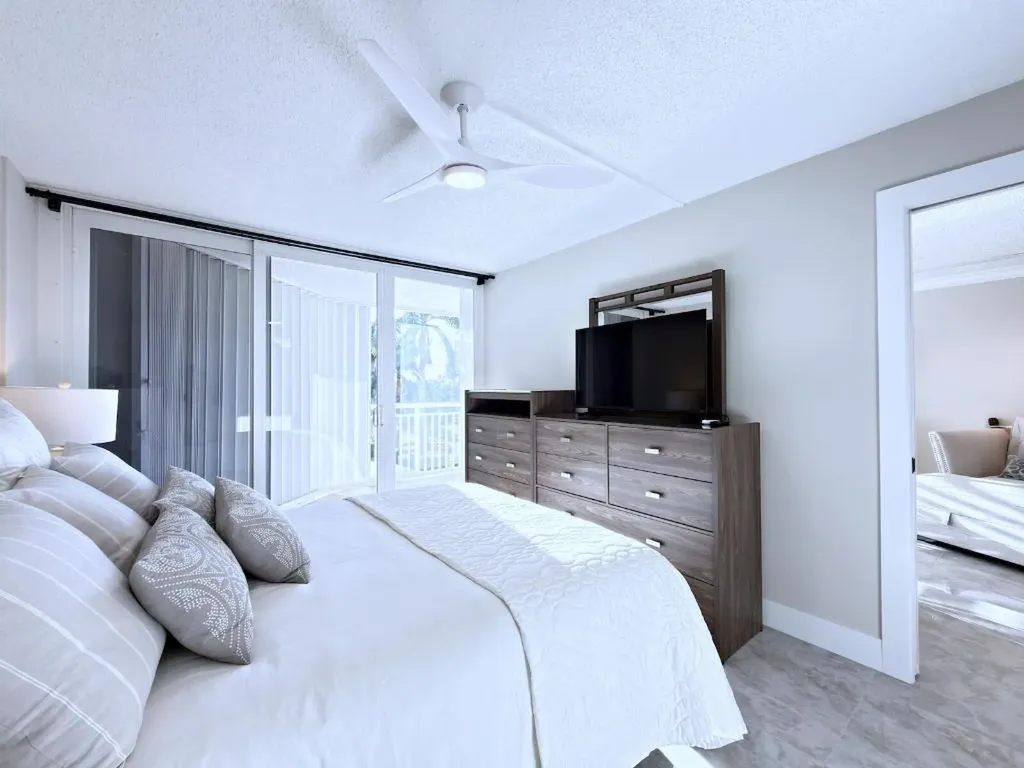 3546 S Ocean Boulevard South Palm Beach FL 33480