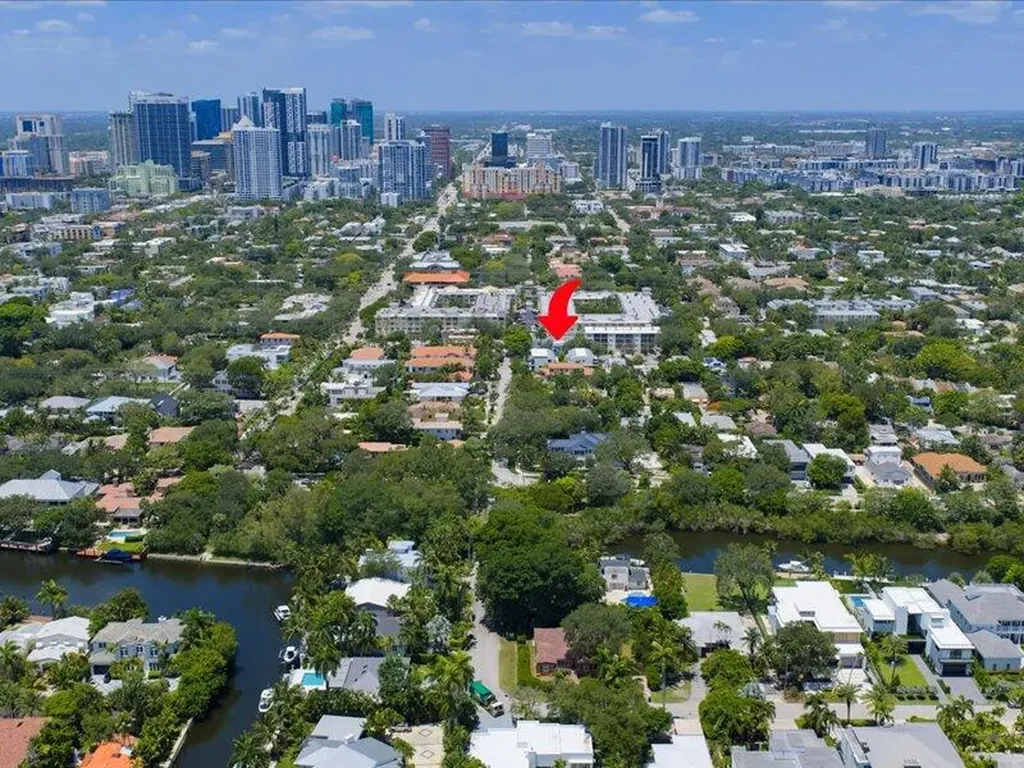 105 NE 16th Terrace Fort Lauderdale FL 33301