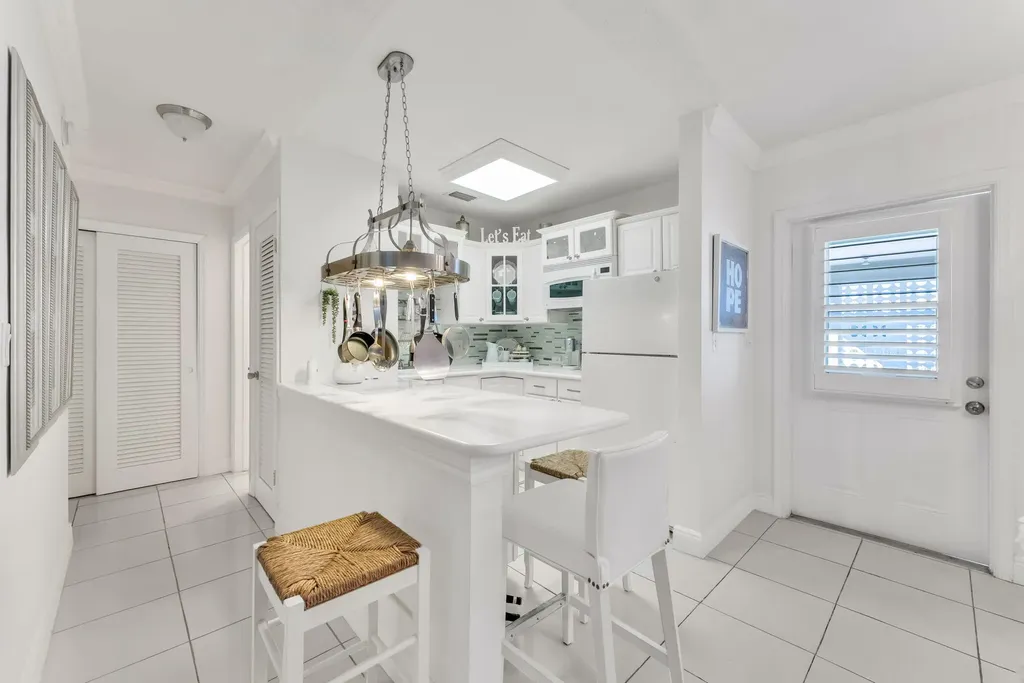2131 NE 42nd Court Lighthouse Point FL 33064