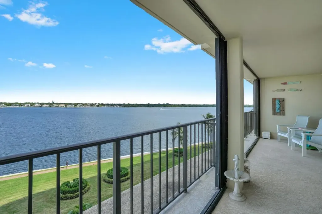 132 Lakeshore Drive North Palm Beach FL 33408