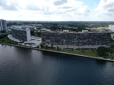 132 Lakeshore Drive North Palm Beach FL 33408