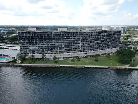 132 Lakeshore Drive North Palm Beach FL 33408