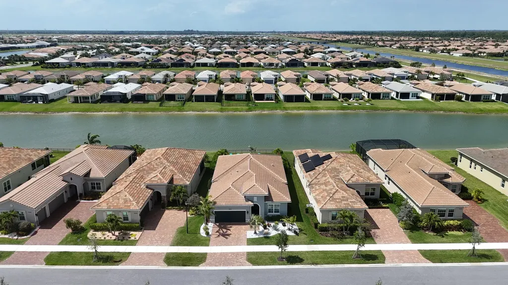 9282 SW Miracoli Way Port St Lucie FL 34987