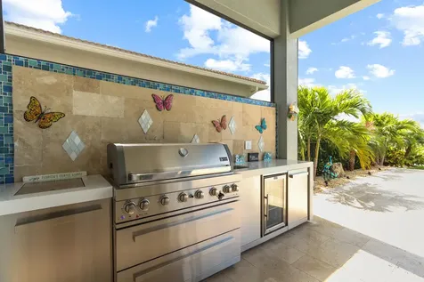 9282 SW Miracoli Way Port St Lucie FL 34987