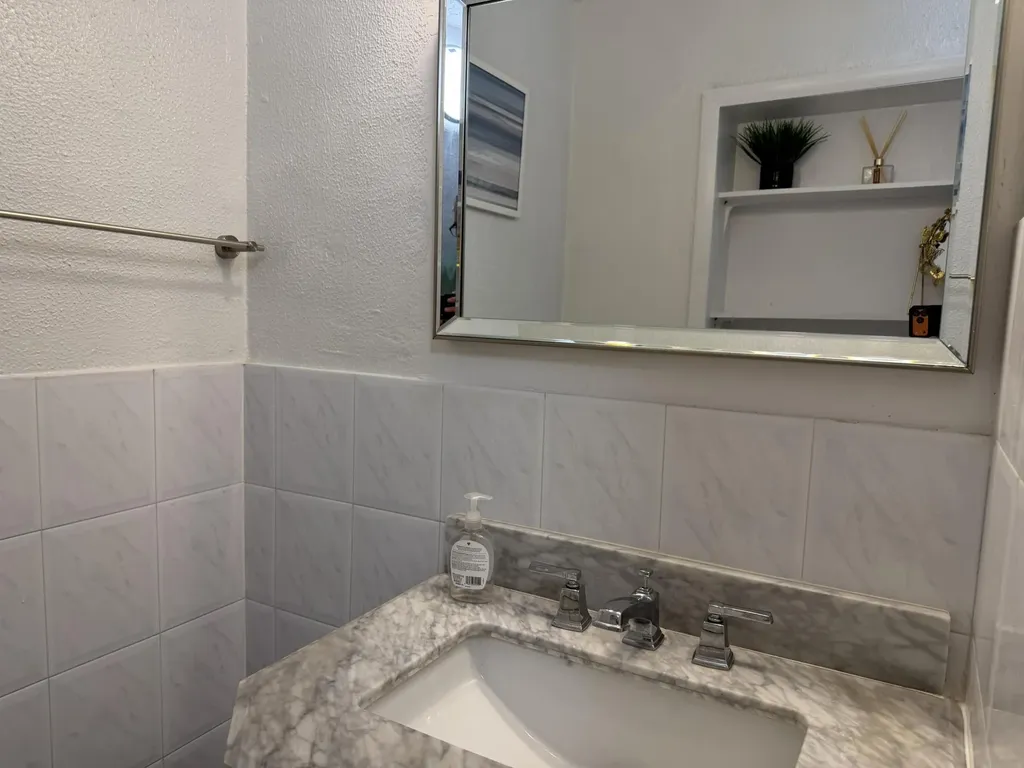 811 SE 16th Street Fort Lauderdale FL 33316
