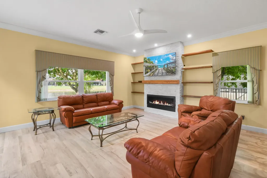 9863 Royal Cardigan Way West Palm Beach FL 33411