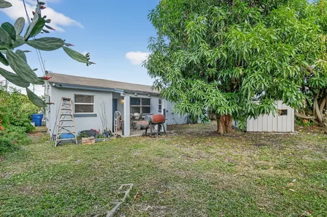 173 W 18th Street Riviera Beach FL 33404