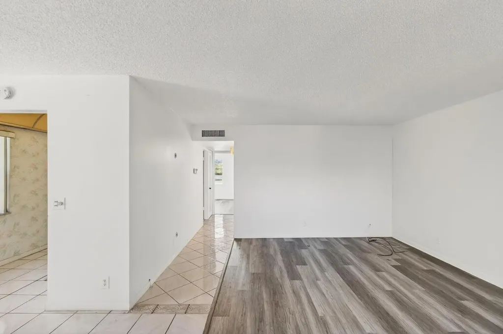 180 Flanders D Delray Beach FL 33484