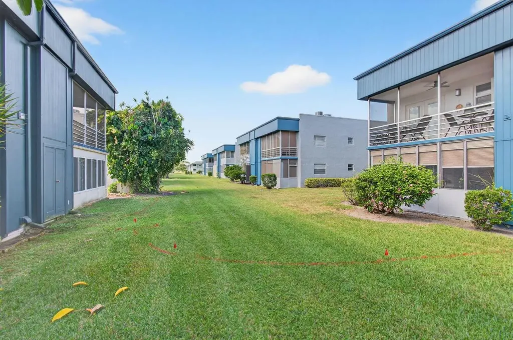 180 Flanders D Delray Beach FL 33484