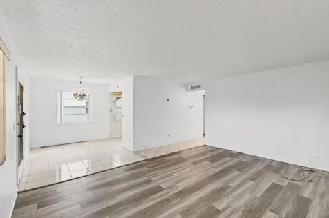 180 Flanders D Delray Beach FL 33484
