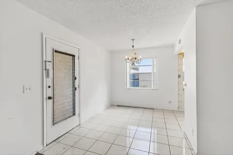 180 Flanders D Delray Beach FL 33484