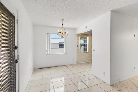 180 Flanders D Delray Beach FL 33484