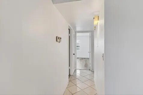 180 Flanders D Delray Beach FL 33484