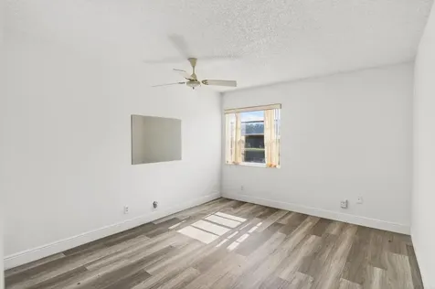 180 Flanders D Delray Beach FL 33484