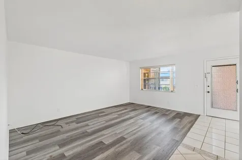 180 Flanders D Delray Beach FL 33484