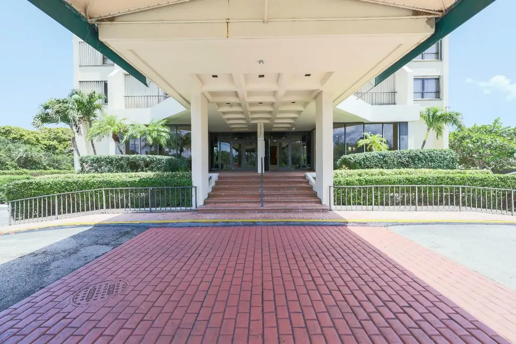 5600 N Flagler Drive West Palm Beach FL 33407
