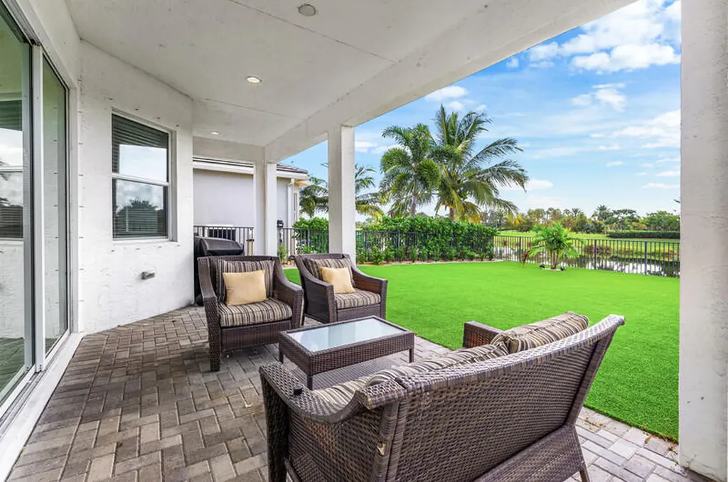 15980 Whippoorwill Circle Westlake FL 33470