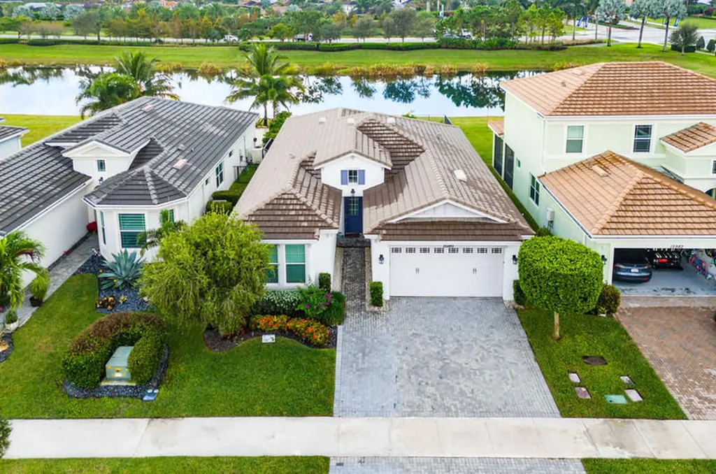 15980 Whippoorwill Circle Westlake FL 33470