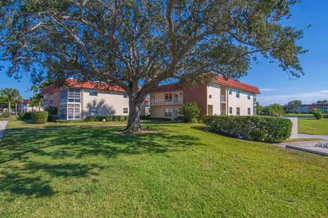 68 Royal Oak Court Vero Beach FL 32962