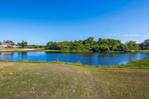 68 Royal Oak Court Vero Beach FL 32962