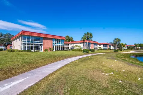 68 Royal Oak Court Vero Beach FL 32962