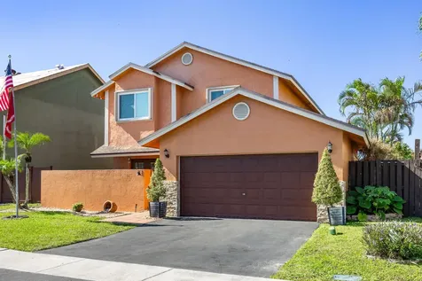 940 SW 96th Avenue Pembroke Pines FL 33025