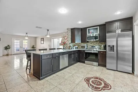 940 SW 96th Avenue Pembroke Pines FL 33025