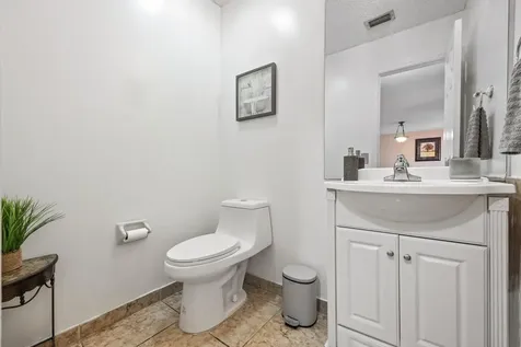 940 SW 96th Avenue Pembroke Pines FL 33025