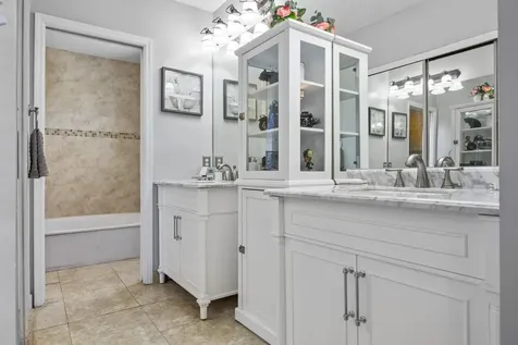 940 SW 96th Avenue Pembroke Pines FL 33025