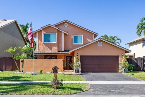 940 SW 96th Avenue Pembroke Pines FL 33025
