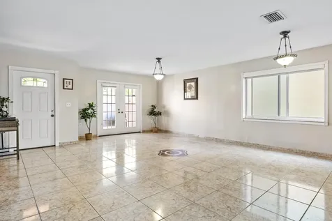 940 SW 96th Avenue Pembroke Pines FL 33025