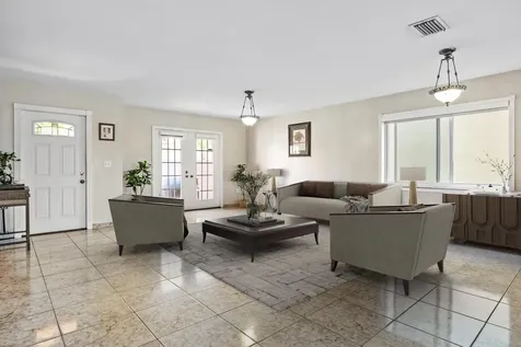 940 SW 96th Avenue Pembroke Pines FL 33025