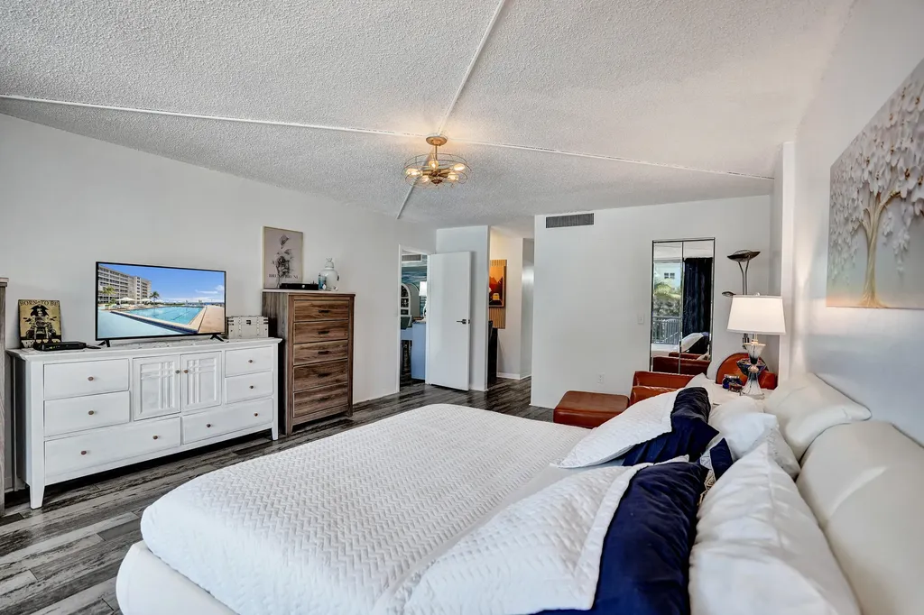 3546 S Ocean Boulevard South Palm Beach FL 33480