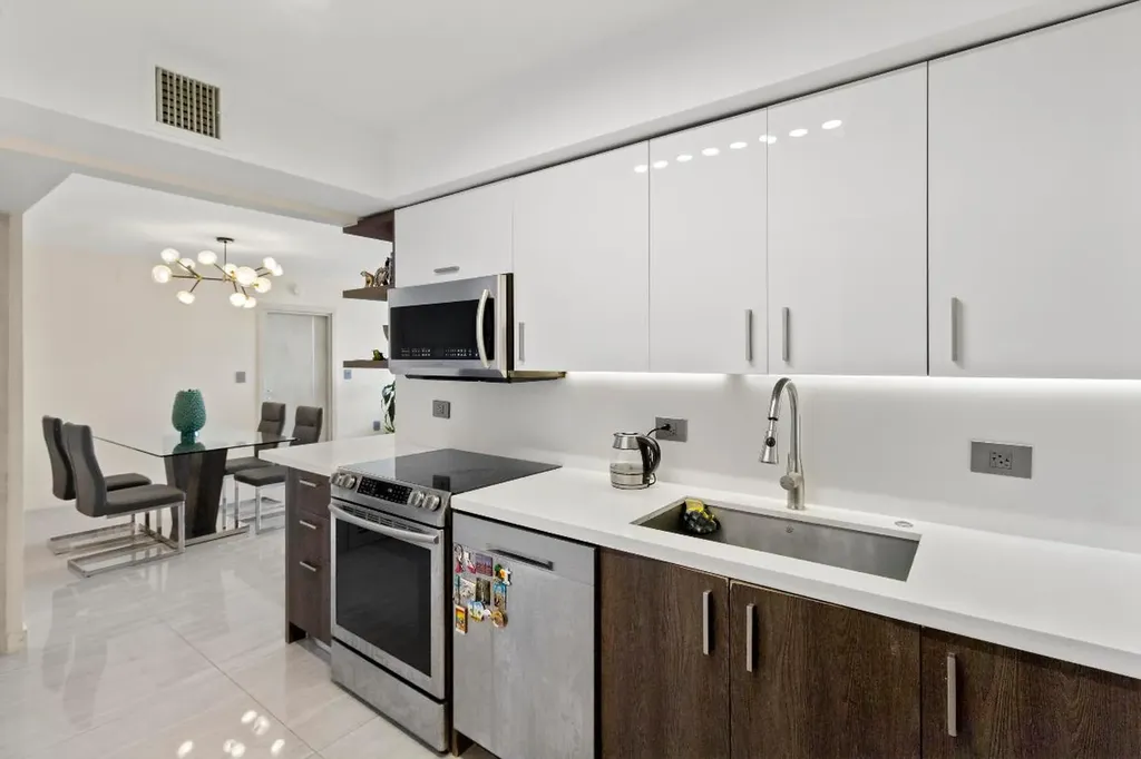 20515 E Country Club Drive Aventura FL 33180