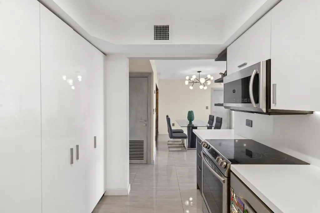 20515 E Country Club Drive Aventura FL 33180
