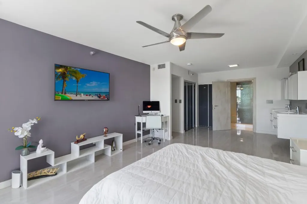 20515 E Country Club Drive Aventura FL 33180