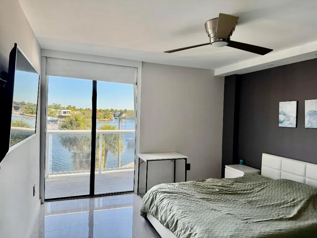 20515 E Country Club Drive Aventura FL 33180