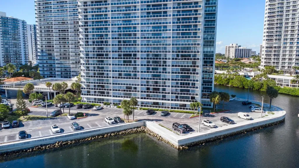 20515 E Country Club Drive Aventura FL 33180